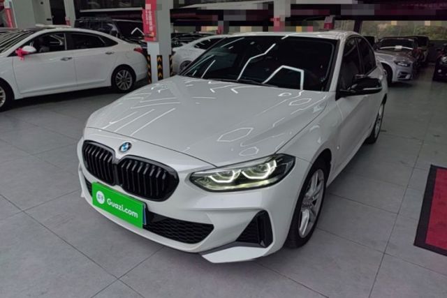 BMW 1 Series 2022 120i M Sport Night Edition usado