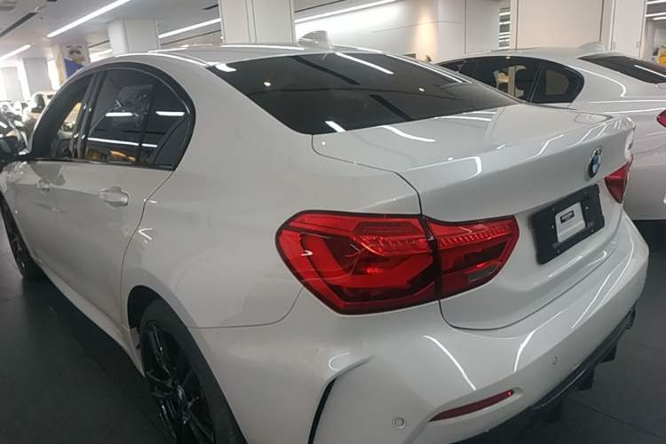 Used BMW 1 Series 2022 125i M Sport Night Edition Rear Left 45 Deg