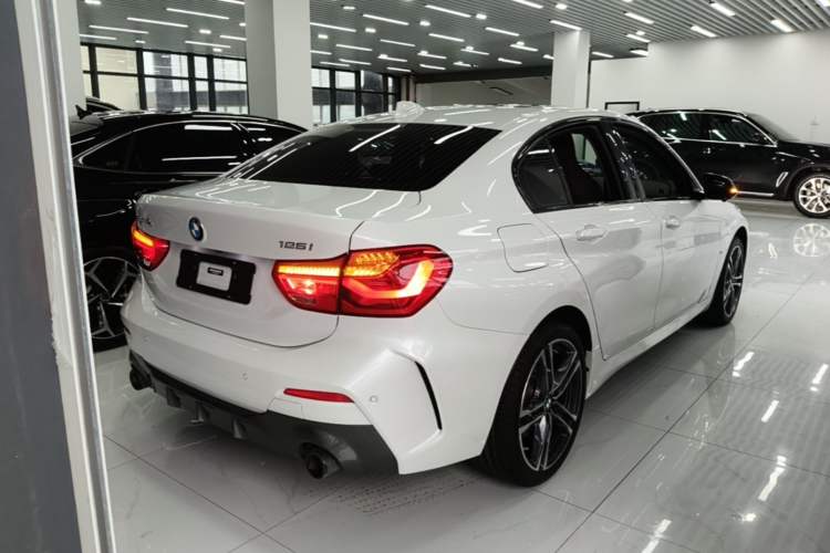 Used BMW 1 Series 2022 125i M Sport Night Edition Rear Right 45 Deg