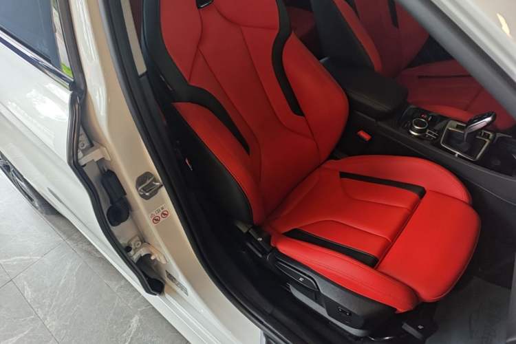 Used BMW 1 Series 2022 125i M Sport Night Edition Right Front Seat