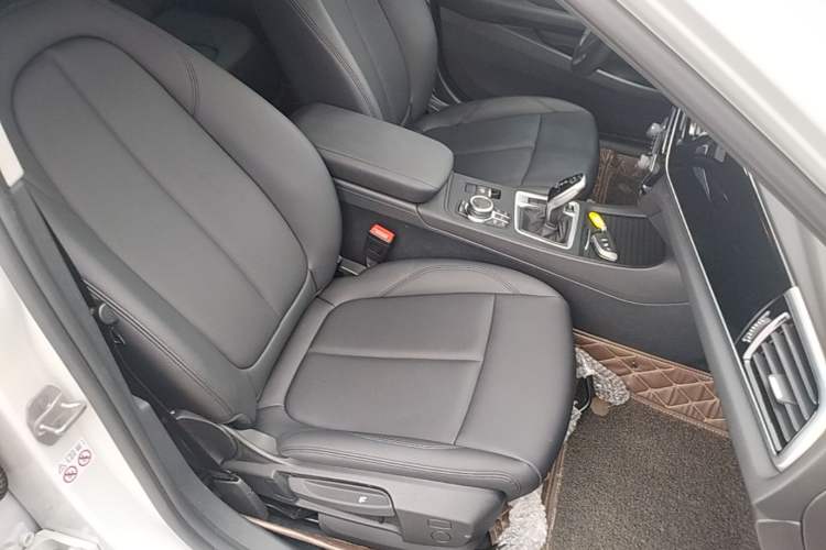Used BMW 1 Series 2022 120i M Sport Edition Right Front Seat