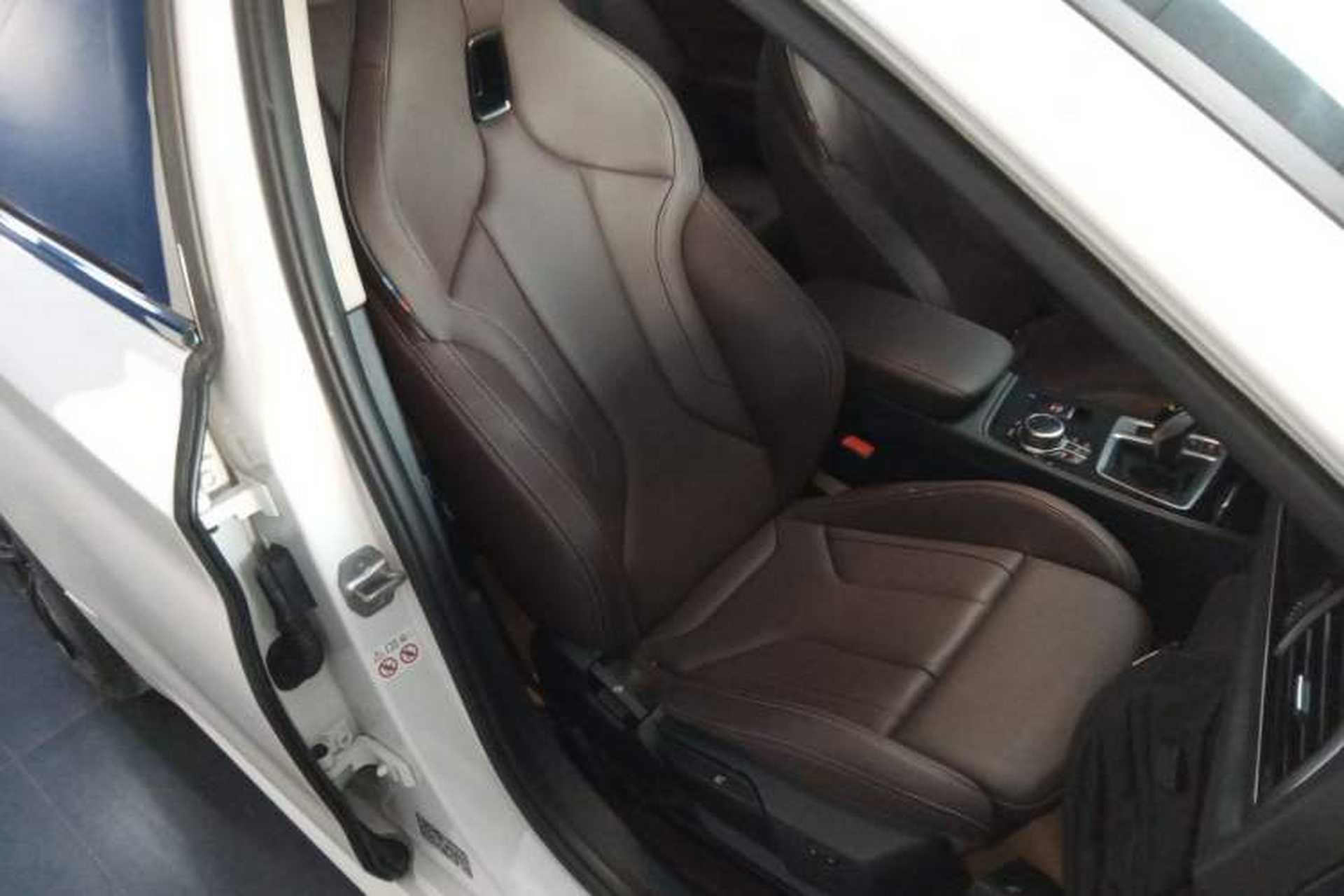 Used BMW 1 Series 2022 125i M Sport Night Edition Right Front Seat