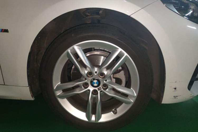 Used BMW 1 Series 2022 120i M Sport Night Edition Right Front Wheel Hub