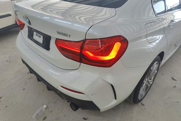 Used BMW 1 Series 2022 125i M Sport Night Edition Right Rear Taillight