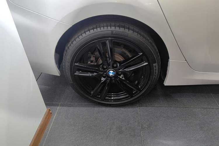 Used BMW 1 Series 2022 125i M Sport Night Edition Right Rear Wheel Hub