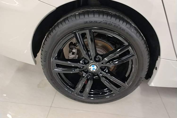Used BMW 1 Series 2022 125i M Sport Night Edition Right Rear Wheel Hub