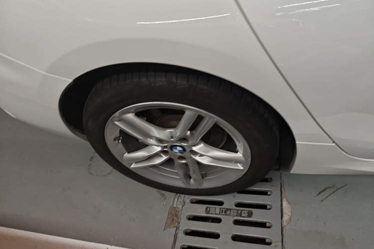 Used BMW 1 Series 2022 120i M Sport Night Edition Right Rear Wheel Hub