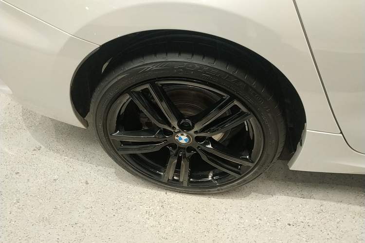 Used BMW 1 Series 2022 125i M Sport Night Edition Right Rear Wheel Hub
