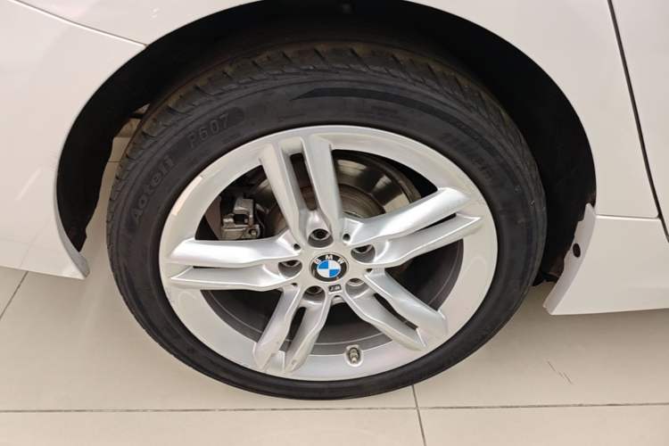 Used BMW 1 Series 2022 120i M Sport Night Edition Right Rear Wheel Hub
