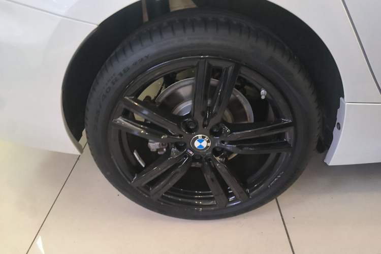 Used BMW 1 Series 2022 125i M Sport Night Edition Right Rear Wheel Hub