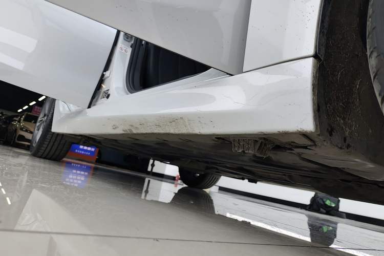 Used BMW 1 Series 2022 120i M Sport Edition Right Side Sill