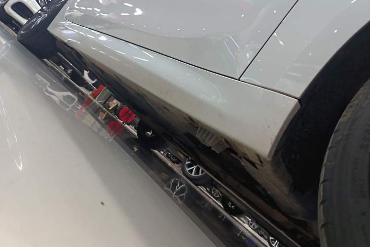 Used BMW 1 Series 2022 125i M Sport Night Edition Right Side Sill