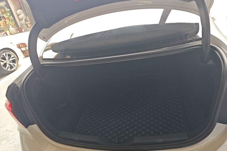 Used BMW 1 Series 2022 125i M Sport Night Edition Trunk