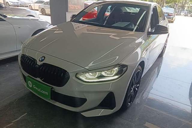 Ojetý BMW 1 Series 2022 125i M Sport Night Edition
