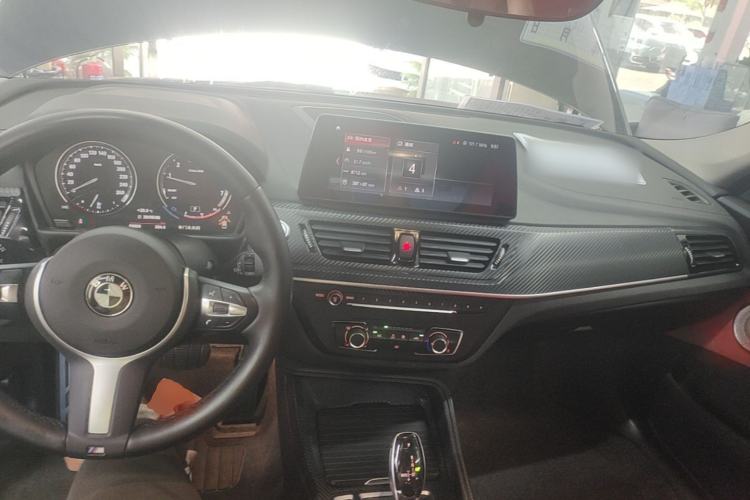 Used BMW 1 Series 2023 125i M Sport Night Edition Center Console