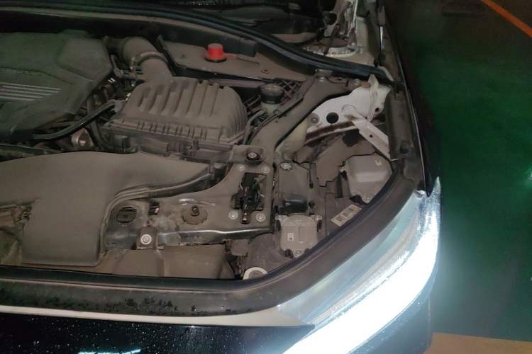 Used BMW 1 Series 2023 120i M Sport Night Edition Engine Bay Left