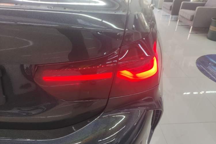 Used BMW 1 Series 2023 125i M Sport Night Edition Exterior 3