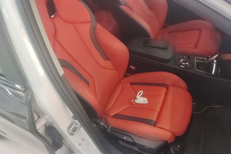 Used BMW 1 Series 2023 125i M Sport Night Edition Right Front Seat