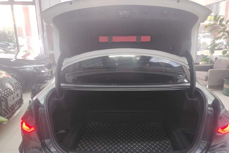 Used BMW 1 Series 2023 125i M Sport Night Edition Trunk