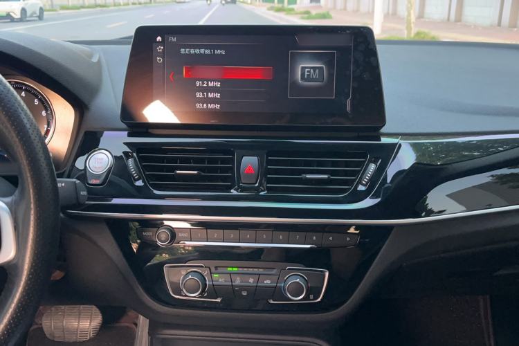 Used BMW 1 Series 2023 120i M Sport Edition Audio And AC Panel