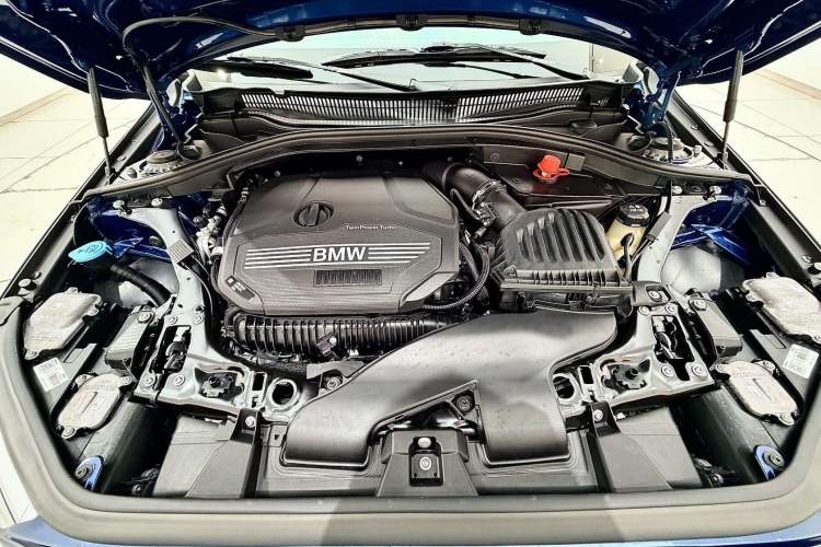 Used BMW 1 Series 2023 125i M Sport Night Edition Engine Bay