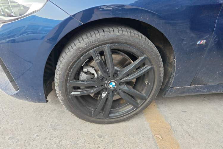 Used BMW 1 Series 2023 125i M Sport Night Edition Exterior 4