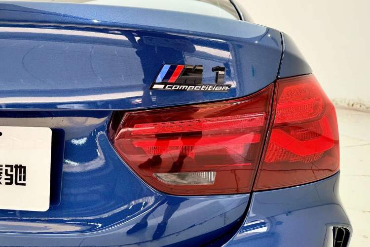 Used BMW 1 Series 2023 125i M Sport Night Edition Exterior 4