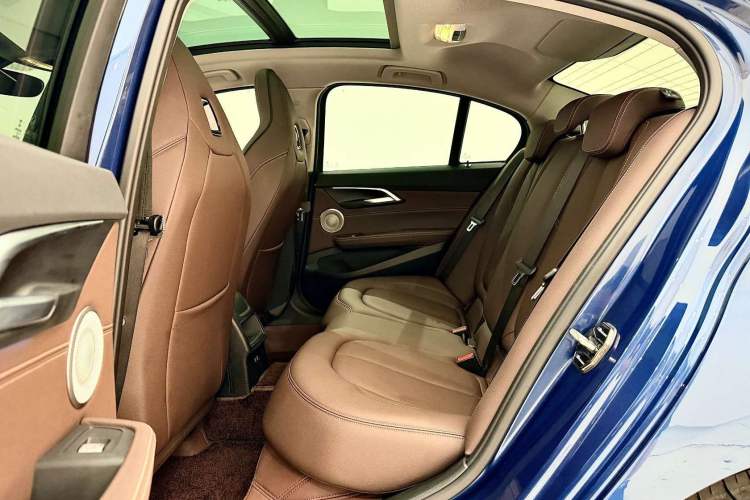 Used BMW 1 Series 2023 125i M Sport Night Edition Interior 3