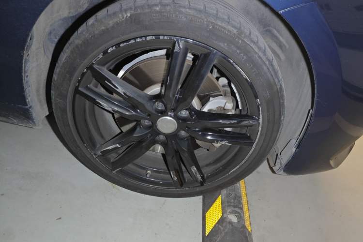 Used BMW 1 Series 2023 125i M Sport Night Edition Right Front Wheel Hub