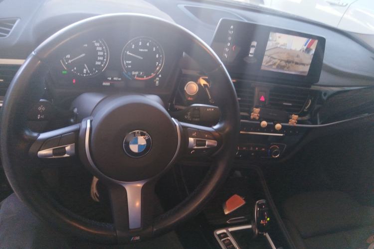 Used BMW 1 Series 2023 120i M Sport Night Edition Center Console