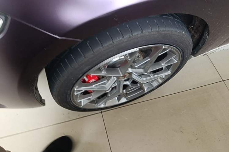 Used BMW 1 Series 2023 125i M Sport Night Edition Left Front Wheel Hub