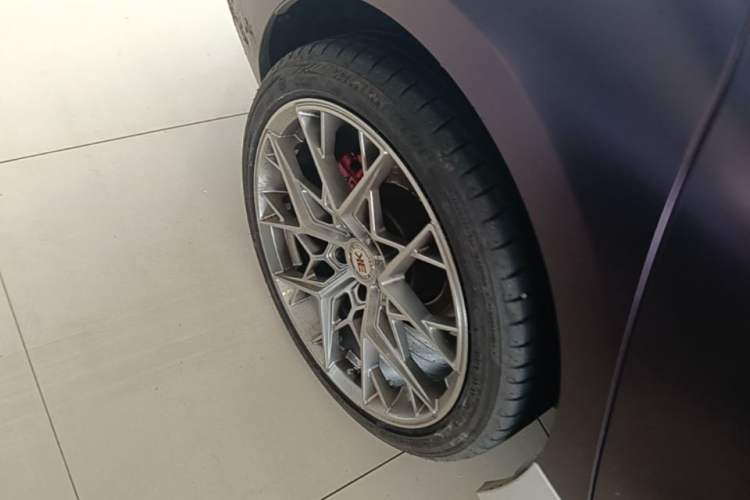Used BMW 1 Series 2023 125i M Sport Night Edition Right Rear Wheel Hub