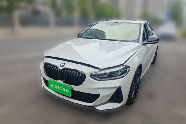 BMW 1 Series 2023 125i M Sport Night Edition usata