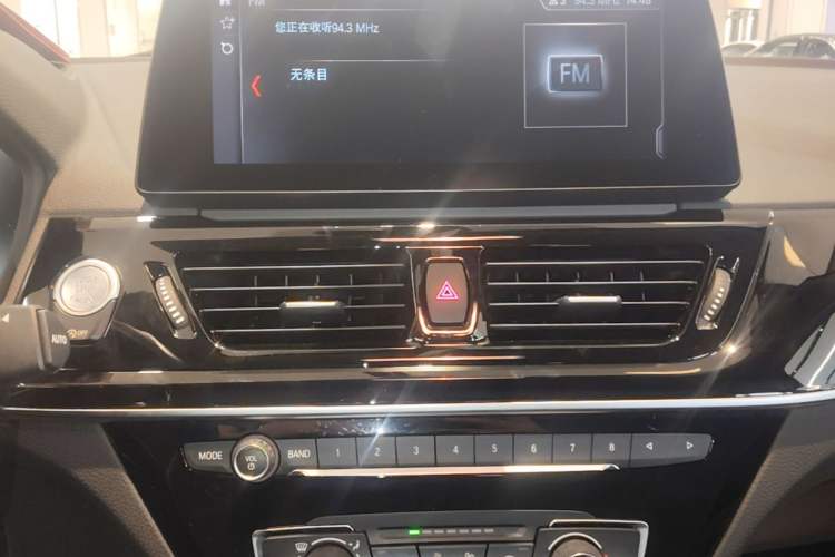 Used BMW 1 Series 2023 120i M Sport Edition Audio And AC Panel