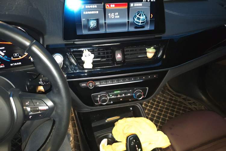 Used BMW 1 Series 2023 125i M Sport Night Edition Audio And AC Panel