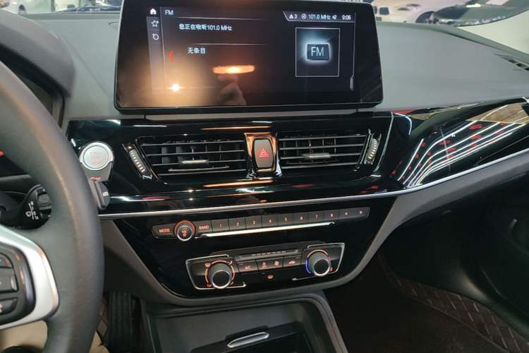 Used BMW 1 Series 2023 120i M Sport Edition Audio And AC Panel