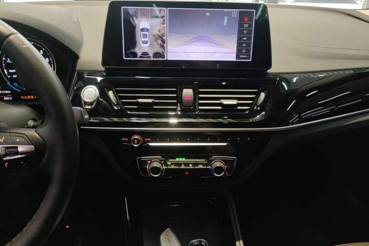 Used BMW 1 Series 2023 125i M Sport Night Edition Audio And AC Panel