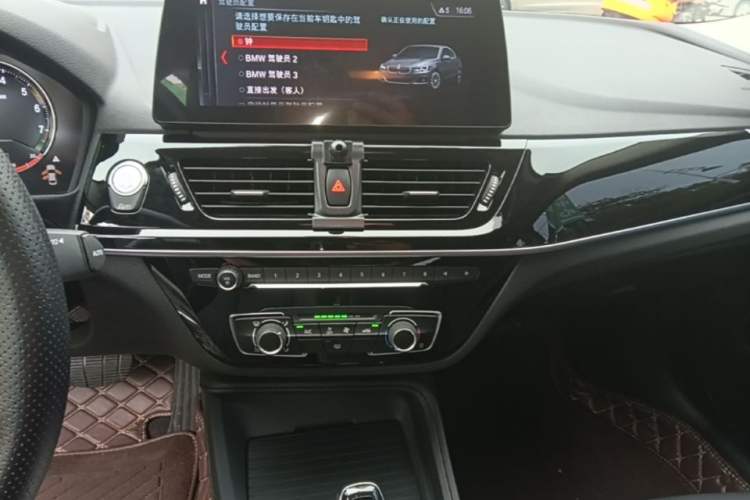 Used BMW 1 Series 2023 120i M Sport Edition Audio And AC Panel