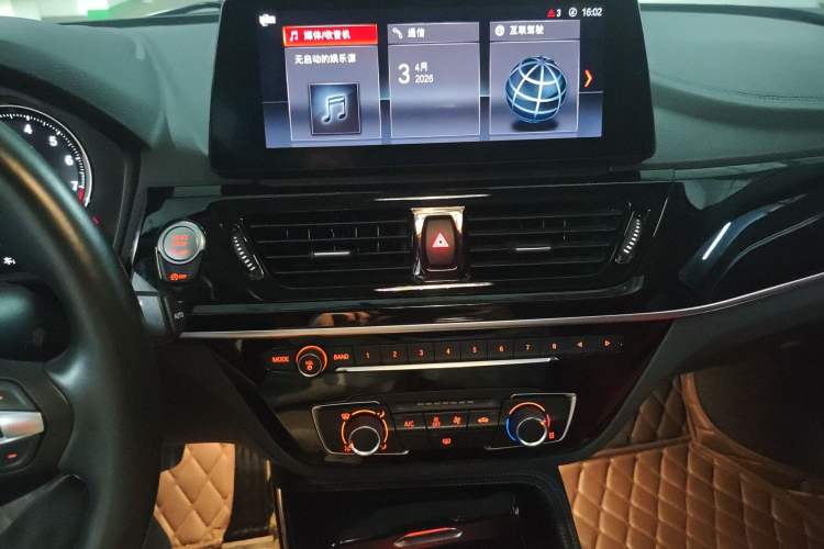 Used BMW 1 Series 2023 125i M Sport Night Edition Audio And AC Panel