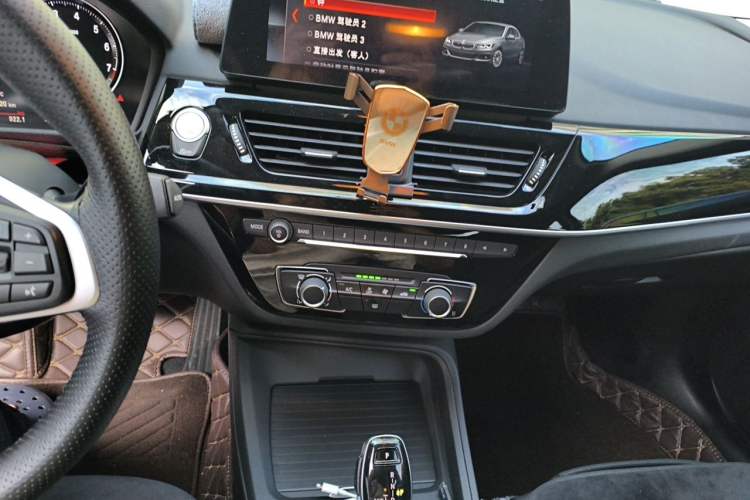 Used BMW 1 Series 2023 120i M Sport Edition Audio And AC Panel