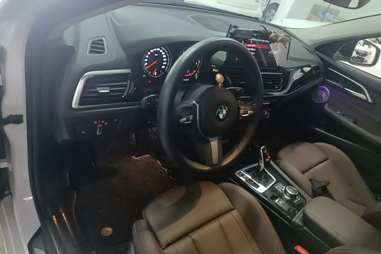 Used BMW 1 Series 2023 125i M Sport Night Edition Center Console