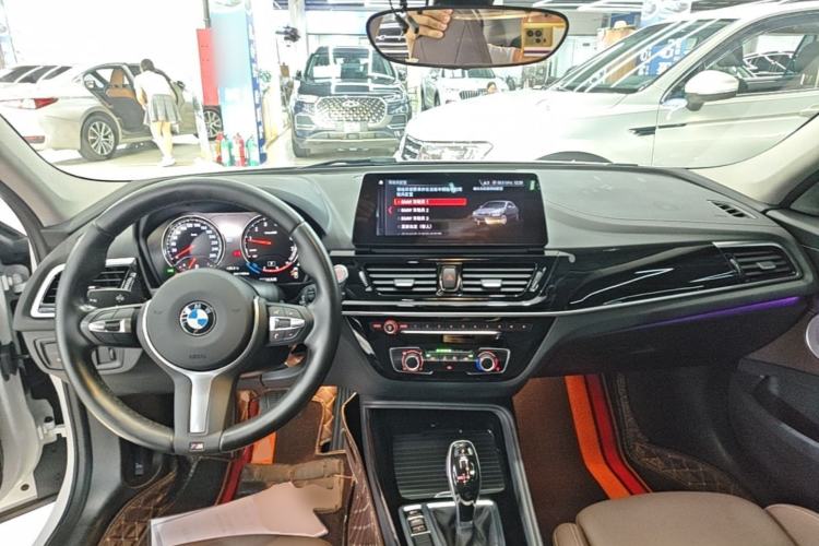 Used BMW 1 Series 2023 125i M Sport Night Edition Center Console