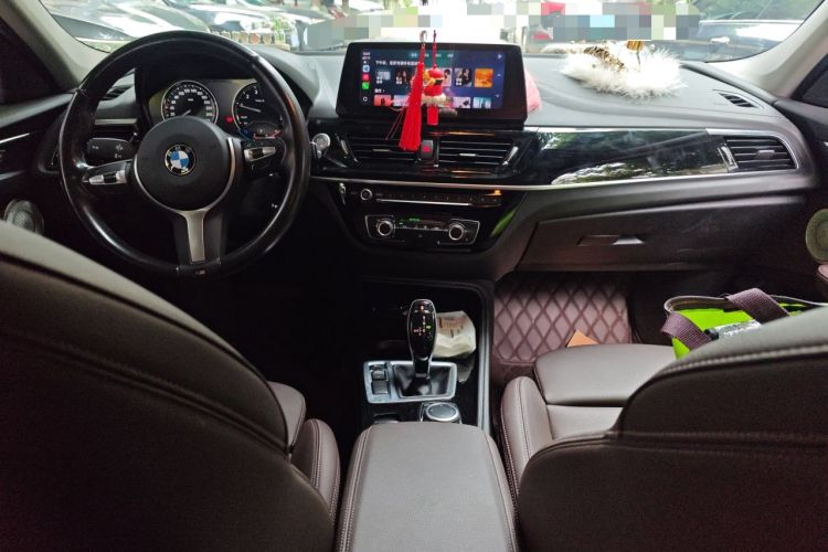 Used BMW 1 Series 2023 120i M Sport Night Edition Center Console