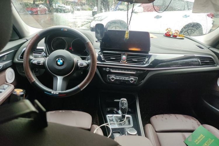 Used BMW 1 Series 2023 120i M Sport Night Edition Center Console