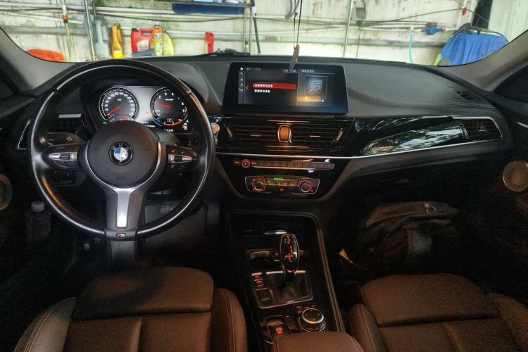 Used BMW 1 Series 2023 120i M Sport Night Edition Center Console
