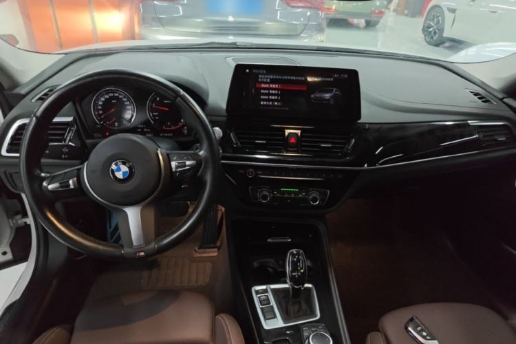 Used BMW 1 Series 2023 125i M Sport Night Edition Center Console
