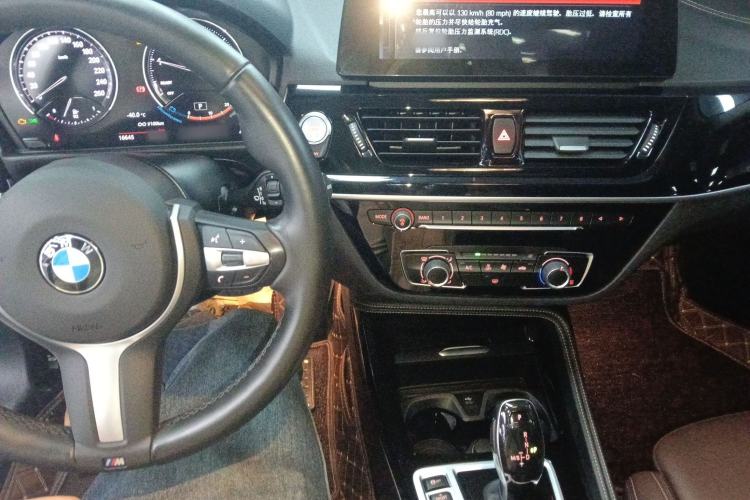 Used BMW 1 Series 2023 125i M Sport Night Edition Center Console