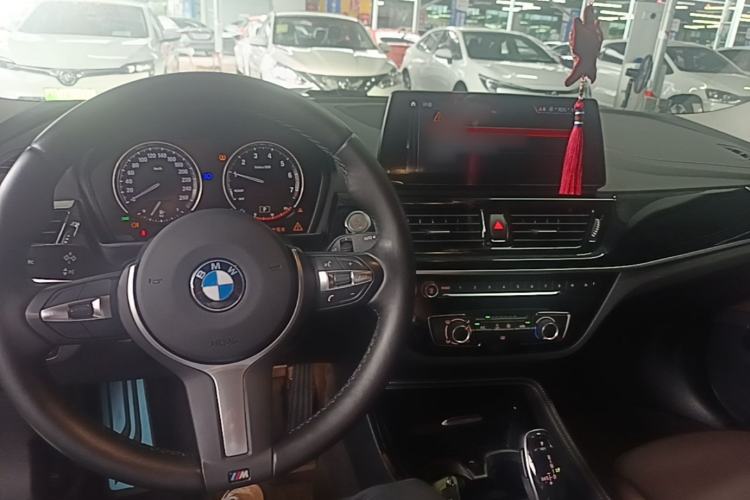 Used BMW 1 Series 2023 125i M Sport Night Edition Center Console