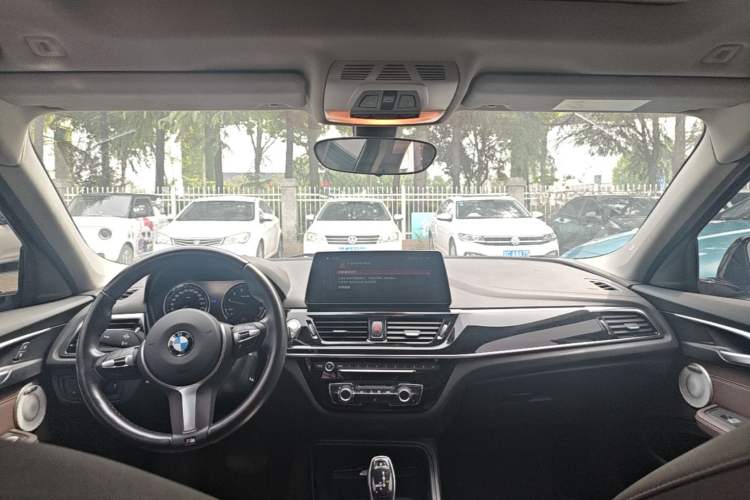 Used BMW 1 Series 2023 120i M Sport Night Edition Center Console