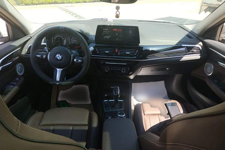 Used BMW 1 Series 2023 125i M Sport Night Edition Center Console